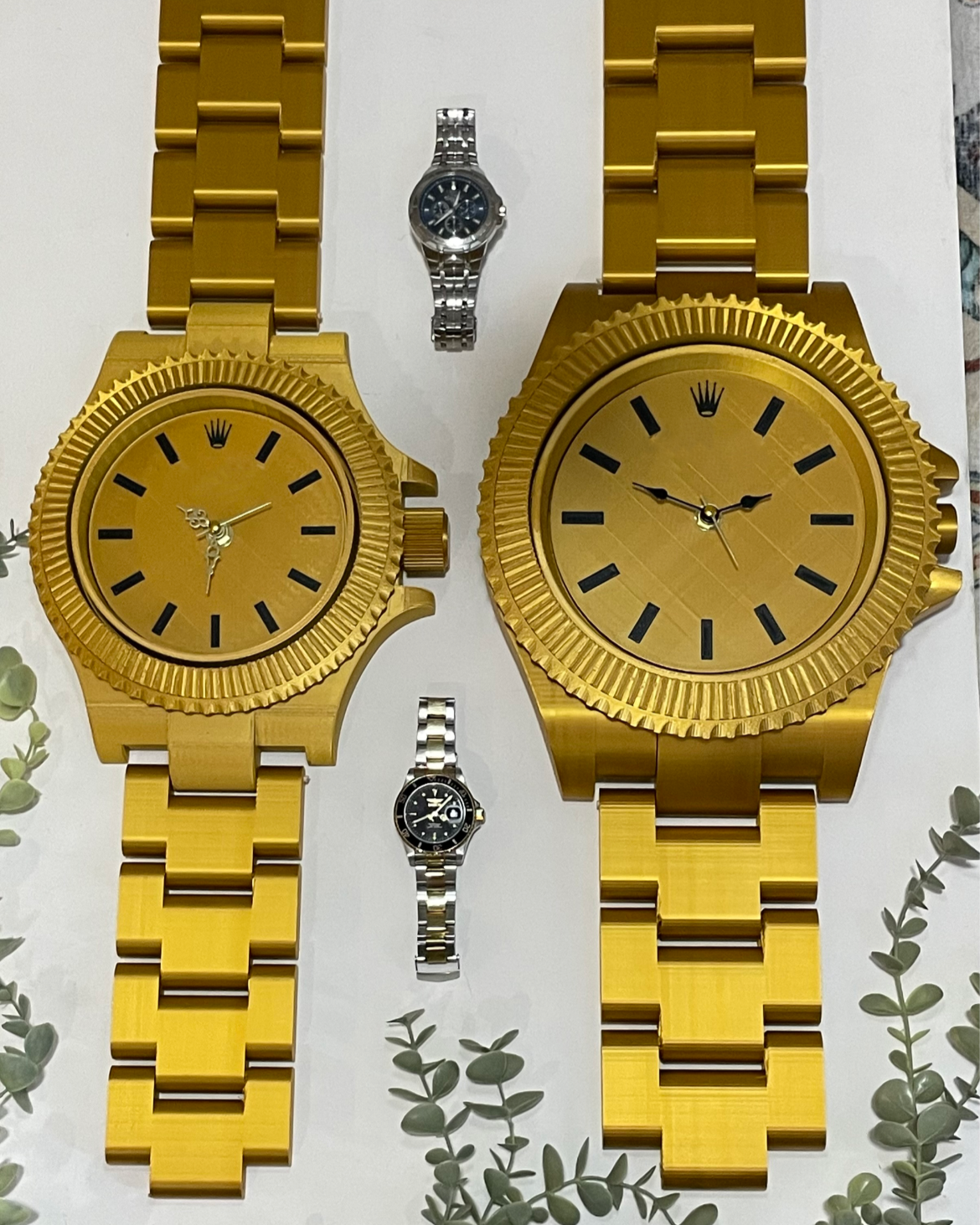 Gold Datetrust Clock - 8.5 inch